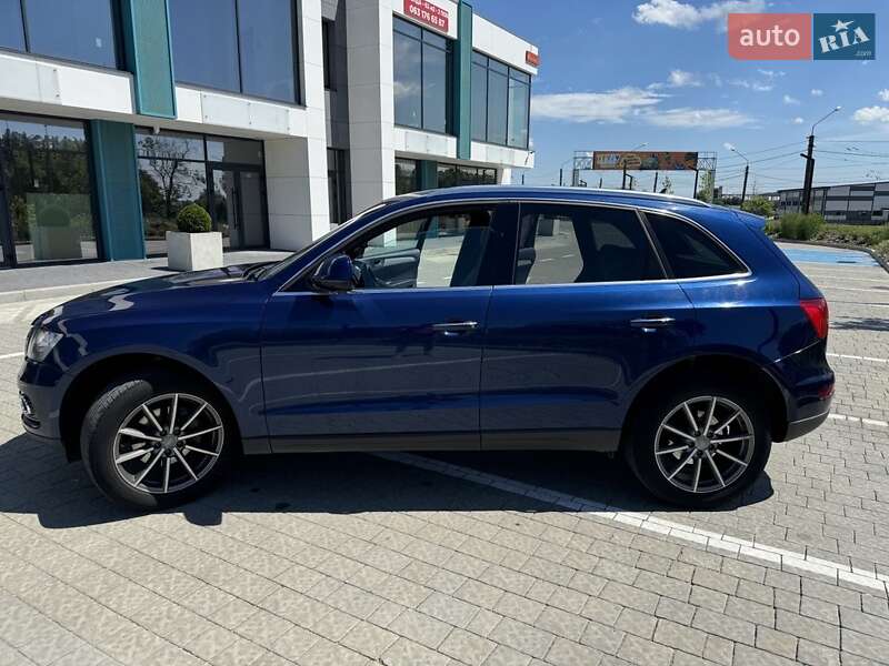 Внедорожник / Кроссовер Audi Q5 2015 в 