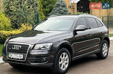 Внедорожник / Кроссовер Audi Q5 2010 в 