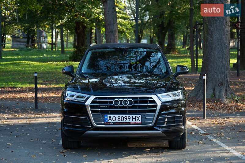 Внедорожник / Кроссовер Audi Q5 2018 в Ужгороде