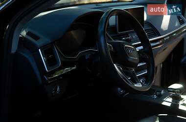 Внедорожник / Кроссовер Audi Q5 2018 в 