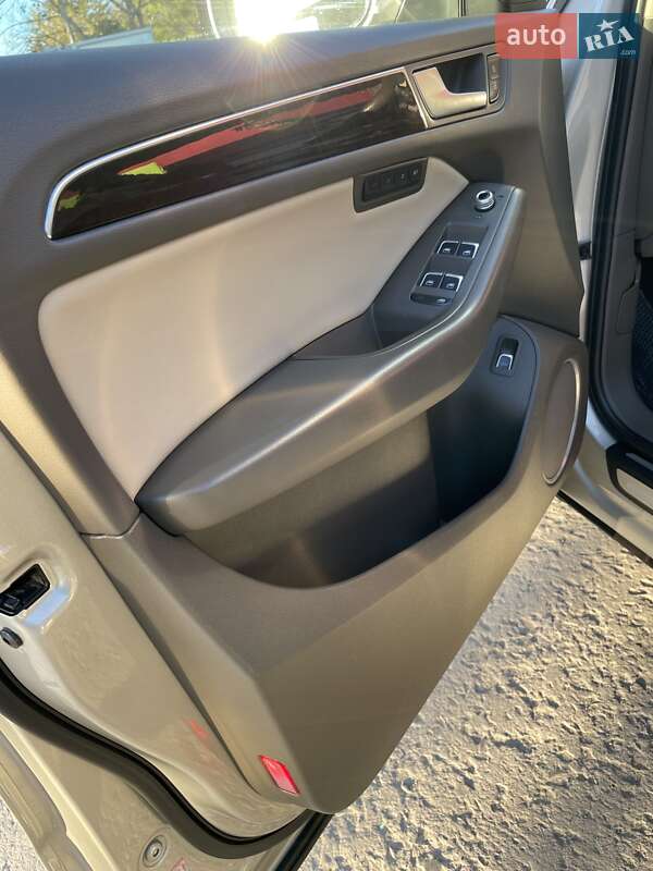 Внедорожник / Кроссовер Audi Q5 2013 в Каменец-Подольском