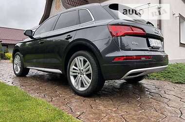 Внедорожник / Кроссовер Audi Q5 2019 в Киеве