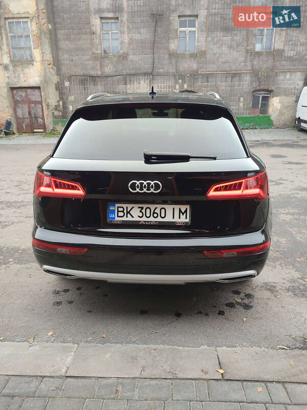 Внедорожник / Кроссовер Audi Q5 2018 в Корце