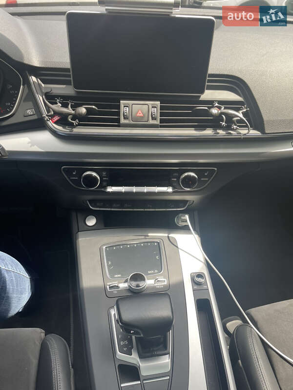 Внедорожник / Кроссовер Audi Q5 2018 в Киеве