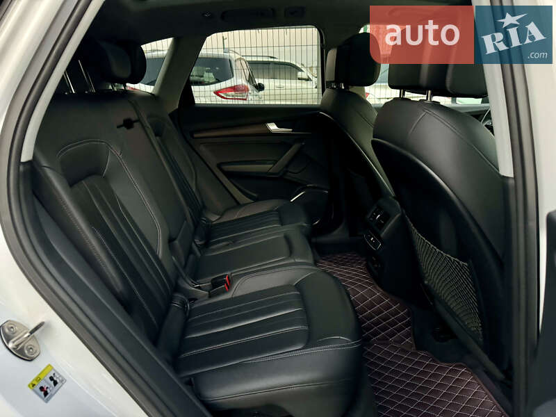 Внедорожник / Кроссовер Audi Q5 2021 в Киеве