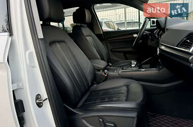Внедорожник / Кроссовер Audi Q5 2021 в Киеве