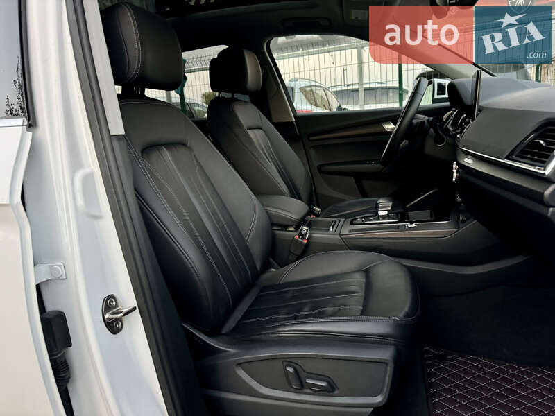 Внедорожник / Кроссовер Audi Q5 2021 в Киеве