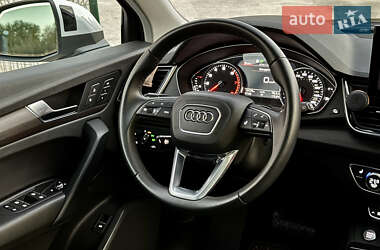Внедорожник / Кроссовер Audi Q5 2021 в Киеве