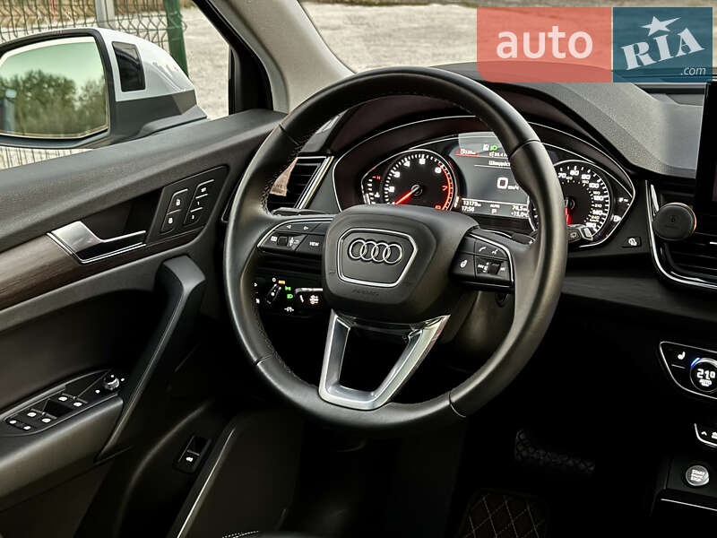 Внедорожник / Кроссовер Audi Q5 2021 в Киеве