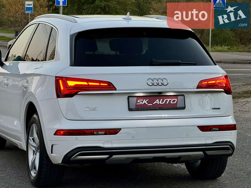 Внедорожник / Кроссовер Audi Q5 2021 в Киеве