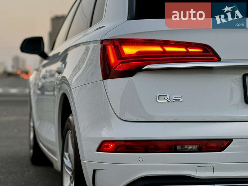 Внедорожник / Кроссовер Audi Q5 2021 в Киеве