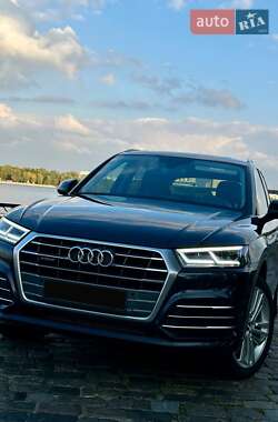 Внедорожник / Кроссовер Audi Q5 2018 в 