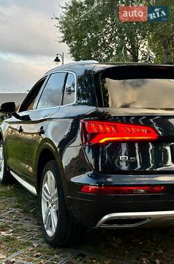 Внедорожник / Кроссовер Audi Q5 2018 в 