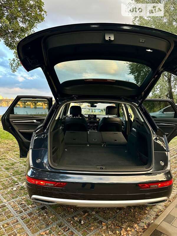 Внедорожник / Кроссовер Audi Q5 2018 в Вышгороде