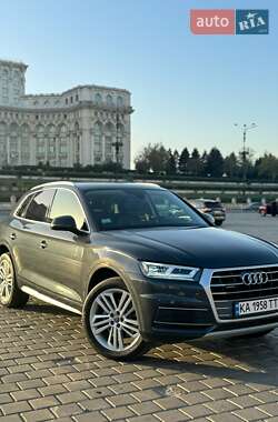 Внедорожник / Кроссовер Audi Q5 2018 в 