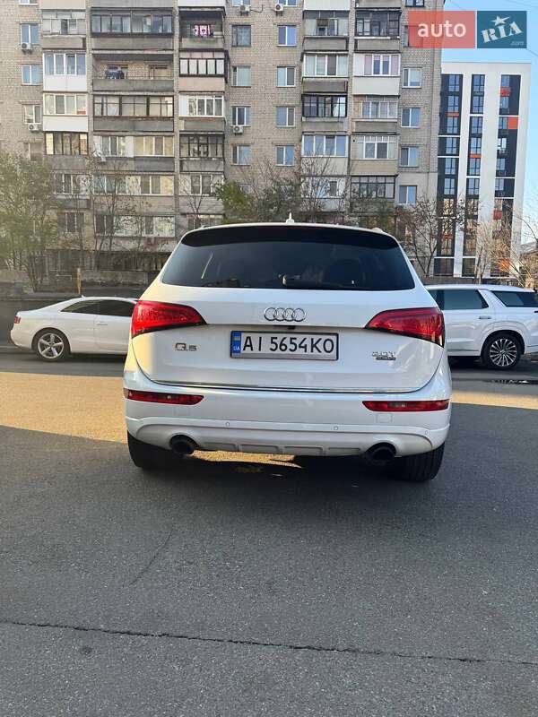 Позашляховик / Кросовер Audi Q5 2016 в Києві