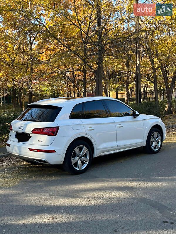 Внедорожник / Кроссовер Audi Q5 2017 в Одессе
