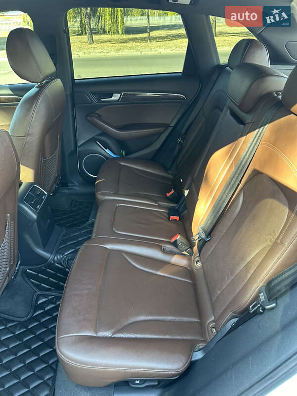 Внедорожник / Кроссовер Audi Q5 2015 в Днепре