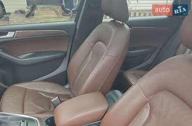 Внедорожник / Кроссовер Audi Q5 2012 в 
