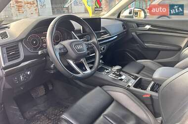 Внедорожник / Кроссовер Audi Q5 2018 в 