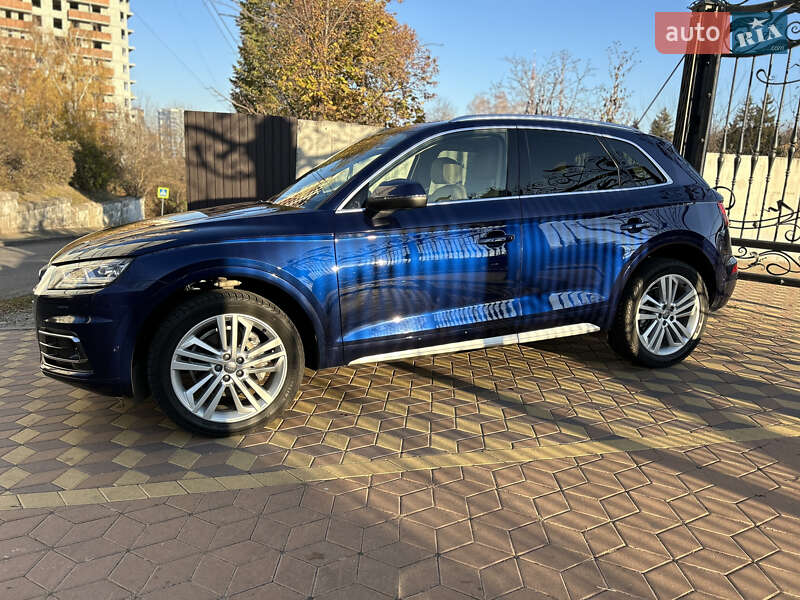 Внедорожник / Кроссовер Audi Q5 2019 в Киеве