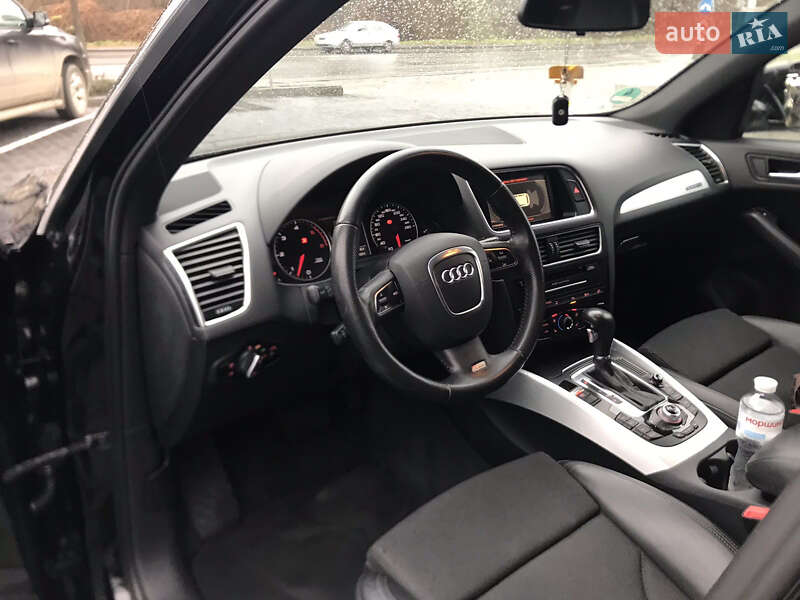 Внедорожник / Кроссовер Audi Q5 2010 в Луцке