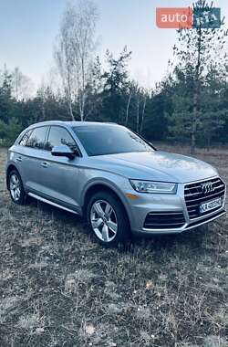 Внедорожник / Кроссовер Audi Q5 2018 в 