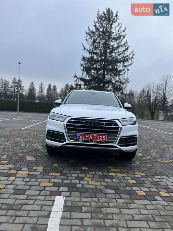 Позашляховик / Кросовер Audi Q5 2017 в Луцьку