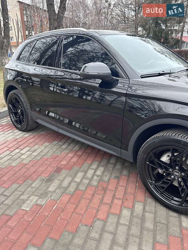 Внедорожник / Кроссовер Audi Q5 2017 в Киеве