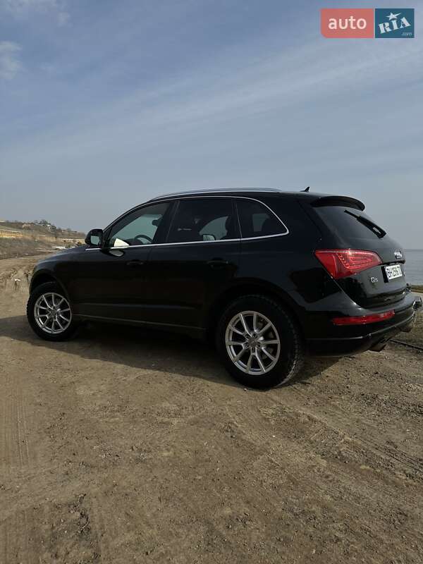 Внедорожник / Кроссовер Audi Q5 2010 в Одессе