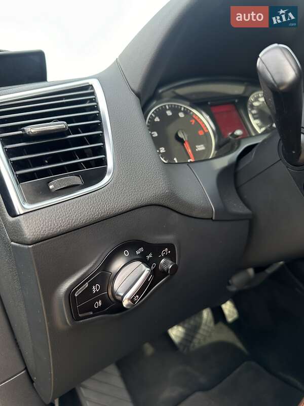 Внедорожник / Кроссовер Audi Q5 2010 в Одессе