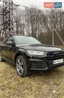 Внедорожник / Кроссовер Audi Q5 2018 в 