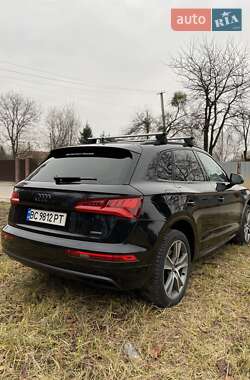 Внедорожник / Кроссовер Audi Q5 2018 в 