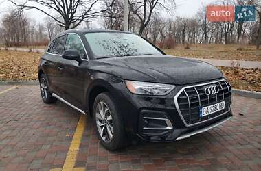 Позашляховик / Кросовер Audi Q5 2021 в 