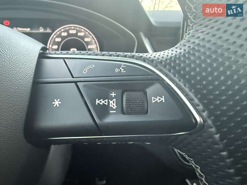 Позашляховик / Кросовер Audi Q5 2021 в Луцьку