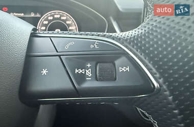 Внедорожник / Кроссовер Audi Q5 2021 в 
