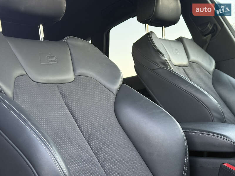 Позашляховик / Кросовер Audi Q5 2021 в Луцьку
