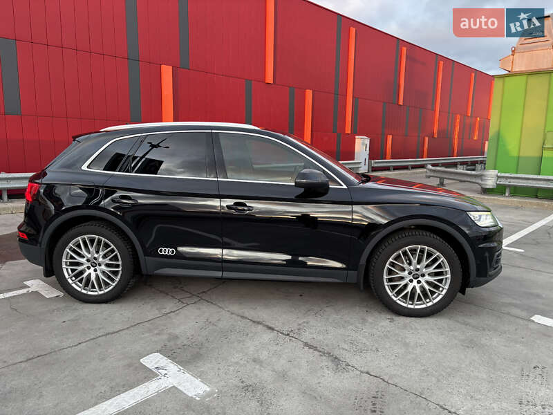 Позашляховик / Кросовер Audi Q5 2017 в Києві