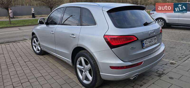 Позашляховик / Кросовер Audi Q5 2013 в Ужгороді