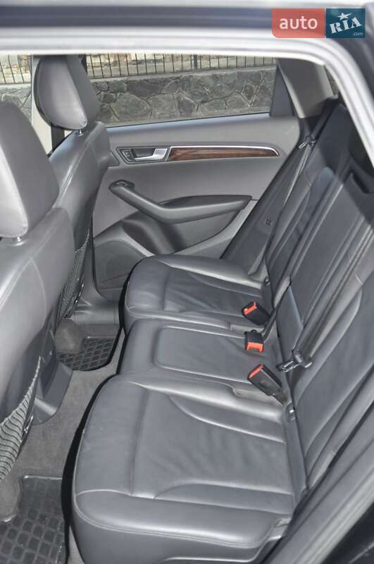 Внедорожник / Кроссовер Audi Q5 2011 в Смеле