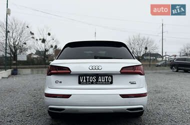Внедорожник / Кроссовер Audi Q5 2017 в 