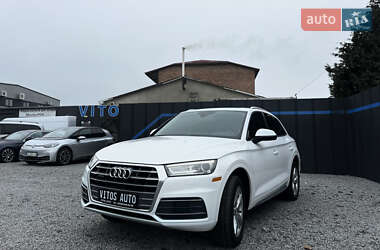Внедорожник / Кроссовер Audi Q5 2017 в 