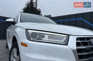 Внедорожник / Кроссовер Audi Q5 2017 в 