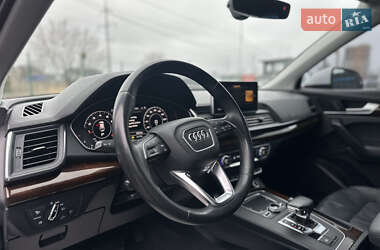 Внедорожник / Кроссовер Audi Q5 2017 в 