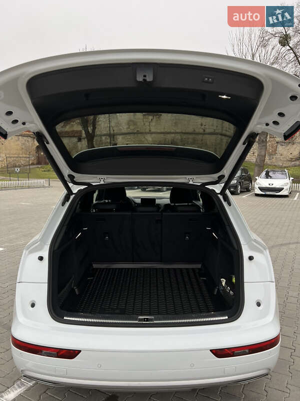 Внедорожник / Кроссовер Audi Q5 2019 в Бережанах