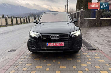 Внедорожник / Кроссовер Audi Q5 2021 в 