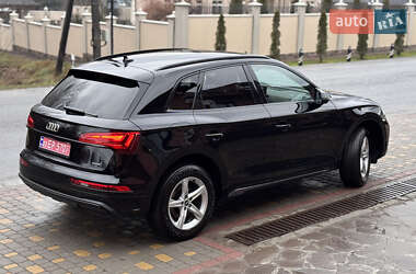 Внедорожник / Кроссовер Audi Q5 2021 в 