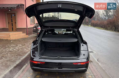 Внедорожник / Кроссовер Audi Q5 2021 в 