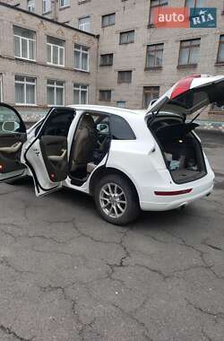 Позашляховик / Кросовер Audi Q5 2010 в 