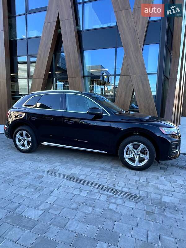 Внедорожник / Кроссовер Audi Q5 2021 в Луцке